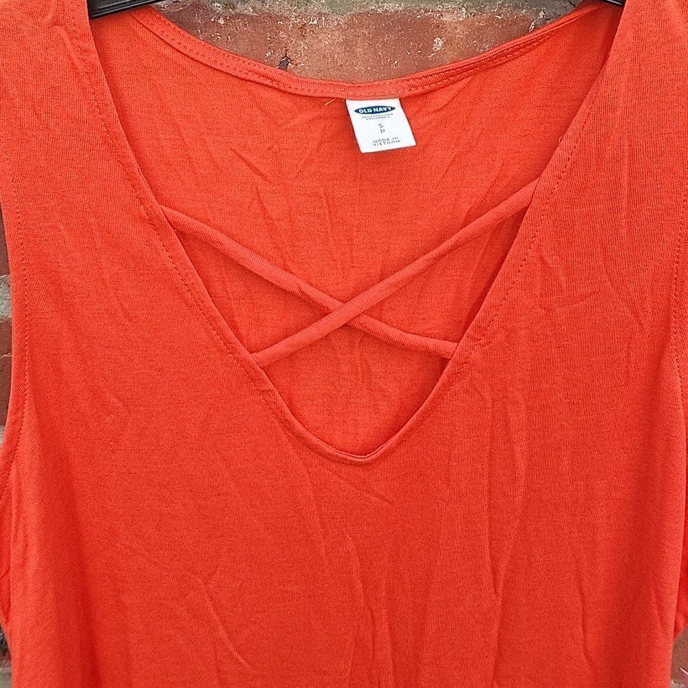 Old Navy tank - Picture 2 of 5